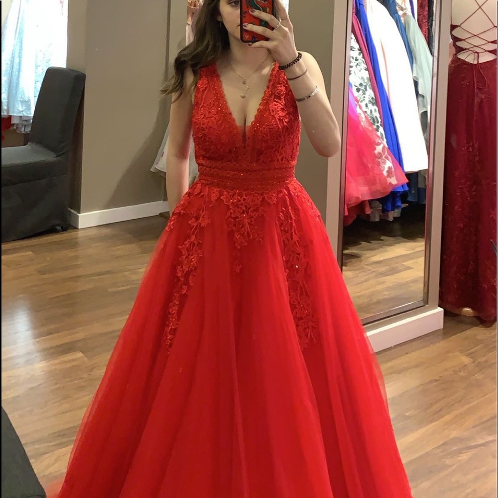 Red Prom dress - Picture 3 of 5